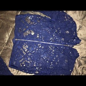 Crop lace bell sleeves